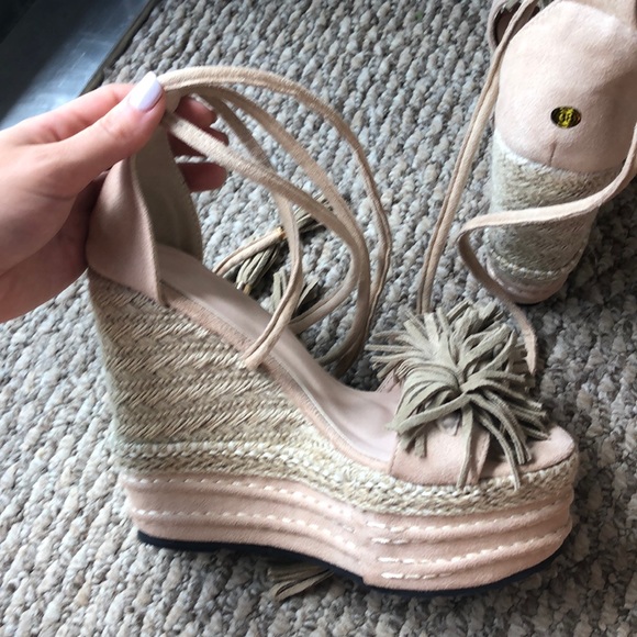 Heels - Picture 7 of 8